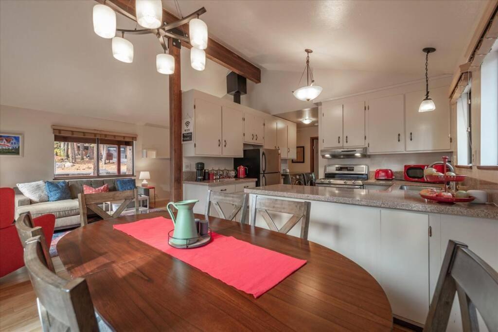 Cozy Pet-Friendly Cabin W Fenced-In Yard Close To Slopes Beach Town Carnelian Bay Exterior photo